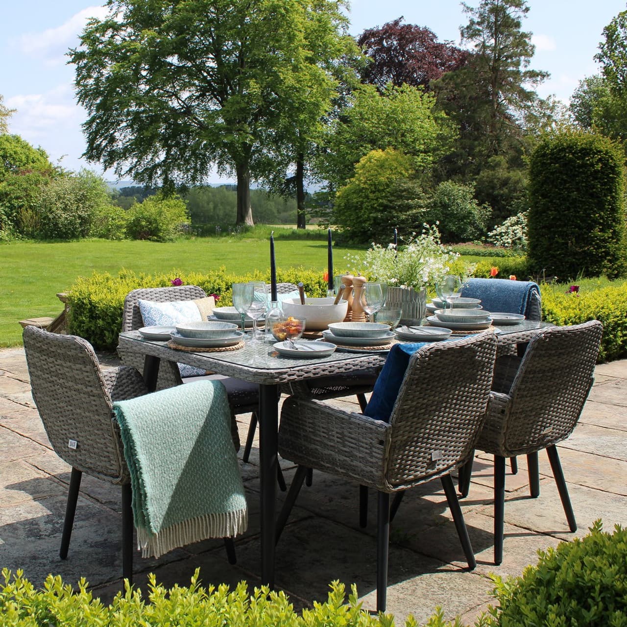Kleine Gärten clever einrichten: Platzsparende und hochwertige Gartenmöbel-Sets