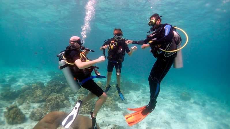 Die Scuba-Zertifizierung ist wichtig für das Tauchen.