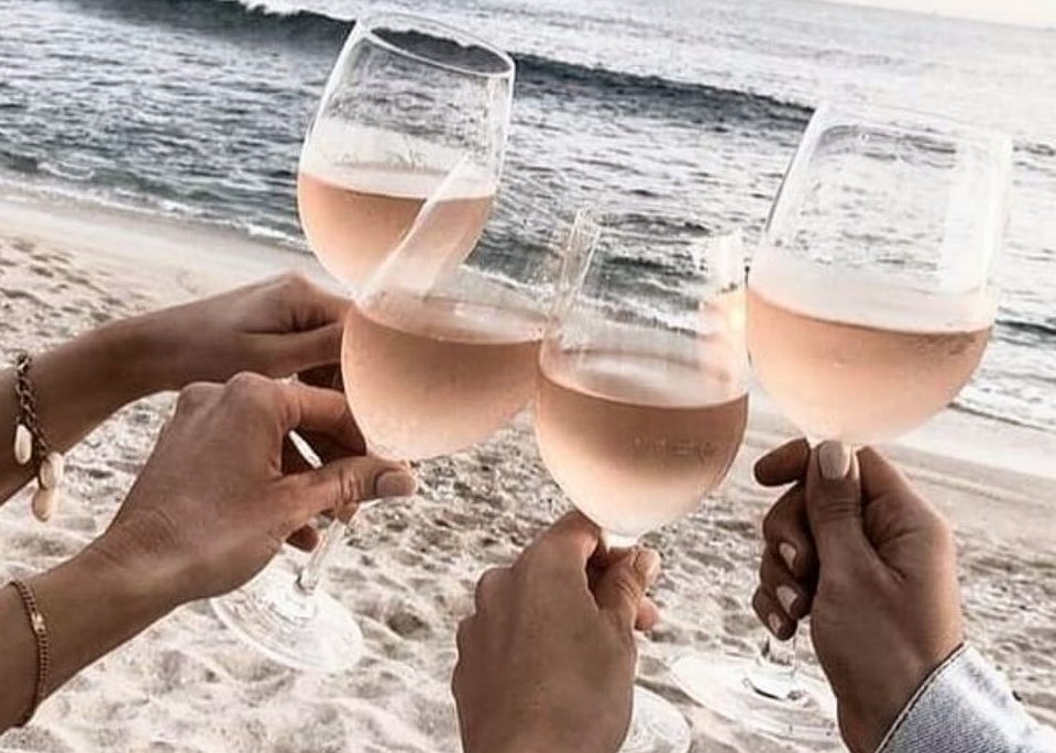 Rosé Wein: Ein Hauch von Romantik für Ihre Genussmomente