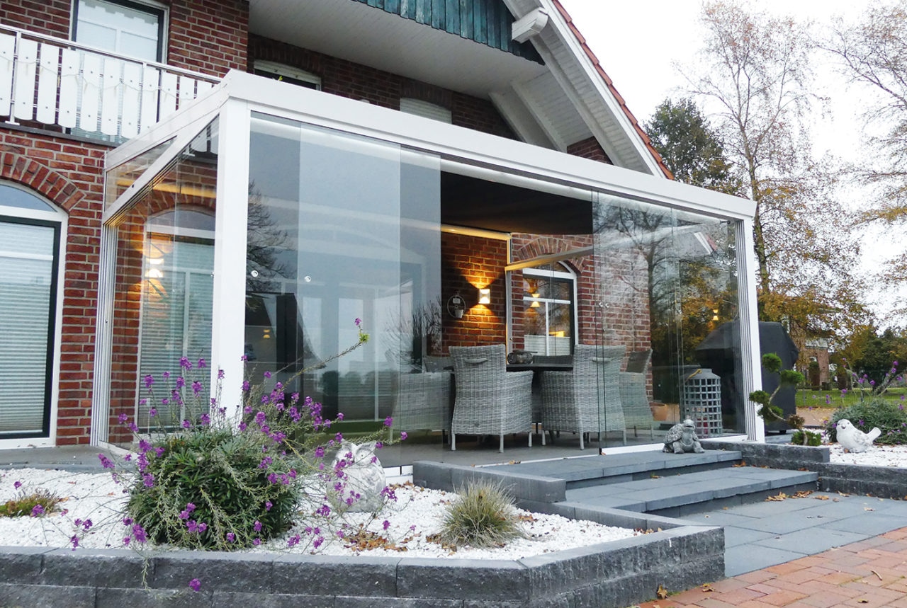 Der Kauf einer Glasschiebewand, einer Terrassenüberdachung und Gartenabdeckungen